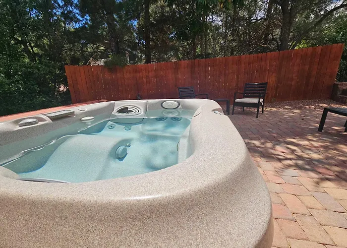 Desert Design With Hot Tub And Creek Access For Family Holiday home *